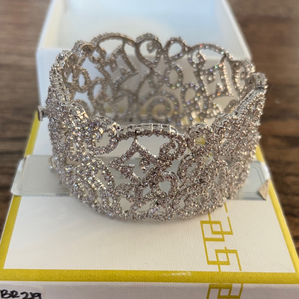 Elegant Silver Filigree Bracelet, Kleinfeld..perfect condition, worn once